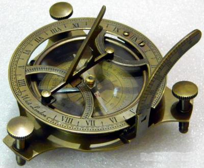DECORATIVE BRASS SUNDIAL COMPASS IN ANTIQUE FINISH WITH FOLDING